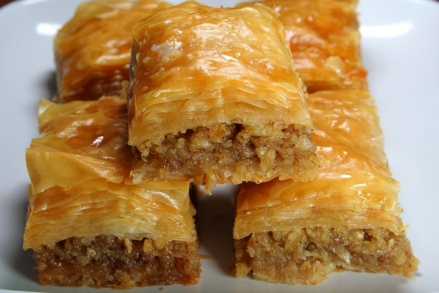 Рецепта за баклава с орехи и грис - ето как се приготвя
